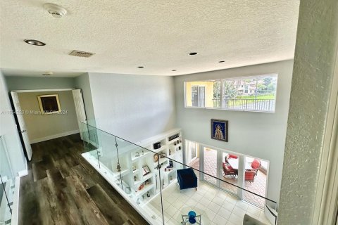 Villa ou maison à vendre à Pembroke Pines, Floride: 5 chambres, 326.46 m2 № 1348967 - photo 22