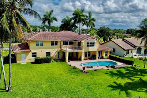 Villa ou maison à vendre à Pembroke Pines, Floride: 5 chambres, 326.46 m2 № 1348967 - photo 5