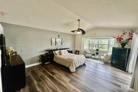 Villa ou maison à vendre à Pembroke Pines, Floride: 5 chambres, 326.46 m2 № 1348967 - photo 26