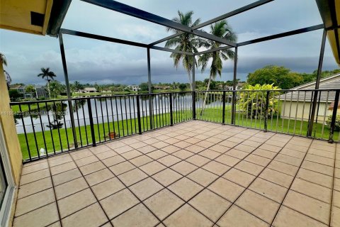 Villa ou maison à vendre à Pembroke Pines, Floride: 5 chambres, 326.46 m2 № 1348967 - photo 29