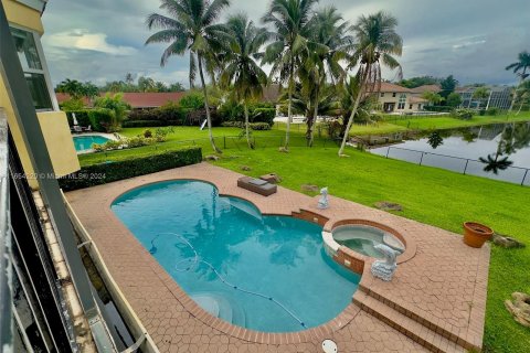 Villa ou maison à vendre à Pembroke Pines, Floride: 5 chambres, 326.46 m2 № 1348967 - photo 8