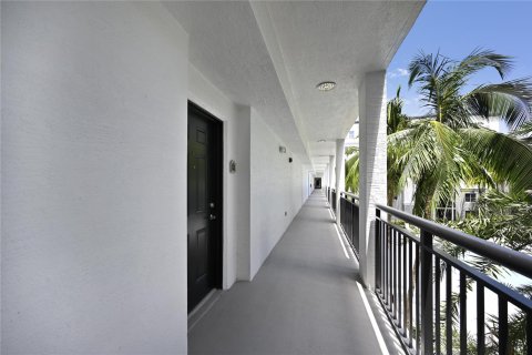 Condo in Boynton Beach, Florida, 2 bedrooms  № 1171101 - photo 12