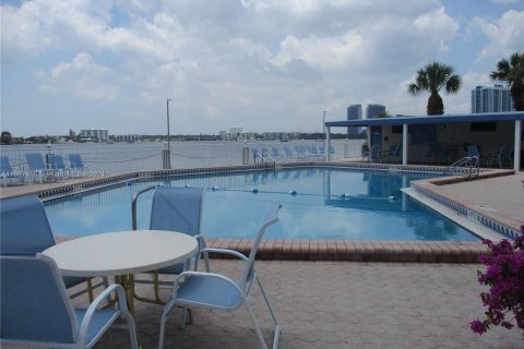 Copropriété à vendre à Aventura, Floride: 1 chambre, 71.35 m2 № 1385908 - photo 25