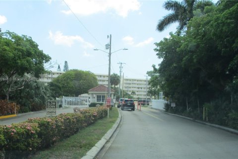 Condo in Aventura, Florida, 1 bedroom  № 1385908 - photo 5