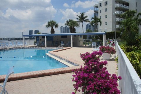 Condo in Aventura, Florida, 1 bedroom  № 1385908 - photo 26