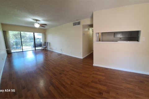 Condominio en venta en Hollywood, Florida, 1 dormitorio, 60.39 m2 № 1385912 - foto 6