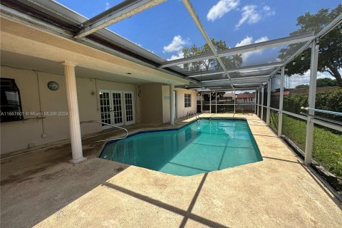 Casa en venta en Tamarac, Florida, 4 dormitorios, 196.3 m2 № 1385909 - foto 30