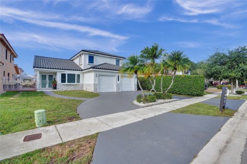 Villa ou maison à vendre à Miami Lakes, Floride: 4 chambres, 205.31 m2 № 1331498 - photo 2