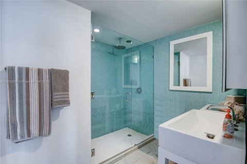 Copropriété à vendre à Miami Beach, Floride: 2 chambres, 111.2 m2 № 1396820 - photo 15