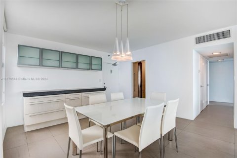 Condominio en venta en Miami Beach, Florida, 2 dormitorios, 111.2 m2 № 1396820 - foto 14