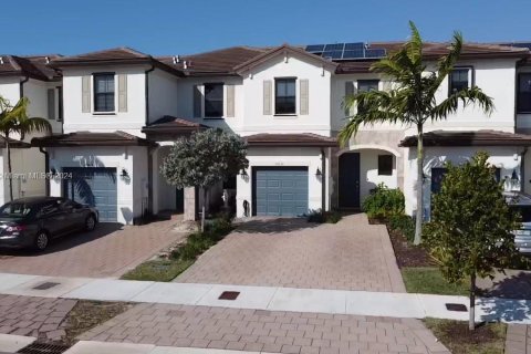 Townhouse in Hialeah, Florida 3 bedrooms, 127.83 sq.m. № 1023803 - photo 7