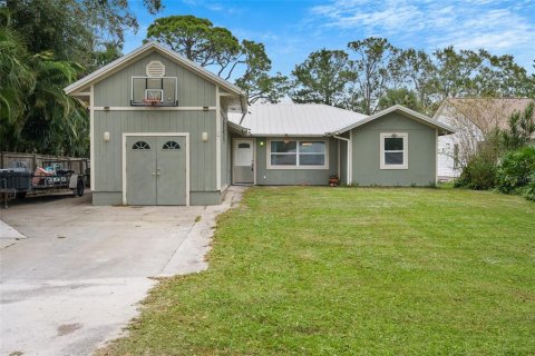 House in Vero Beach, Florida 4 bedrooms, 123.56 sq.m. № 1284131 - photo 1