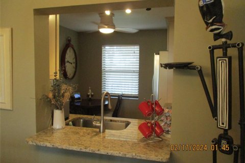 Condo in Tamarac, Florida, 2 bedrooms  № 1024677 - photo 27