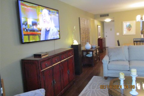 Condo in Tamarac, Florida, 2 bedrooms  № 1024677 - photo 22