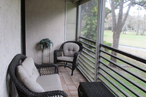 Condo in Tamarac, Florida, 2 bedrooms  № 1024677 - photo 9