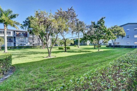 Copropriété à vendre à Boca Raton, Floride: 2 chambres, 77.57 m2 № 1024626 - photo 25