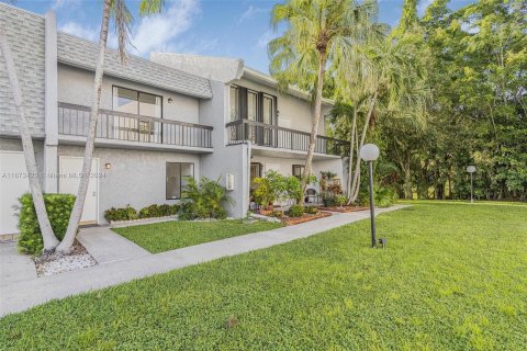 Condo in Plantation, Florida, 2 bedrooms  № 1402602 - photo 3