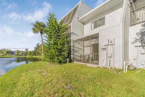 Copropriété à vendre à Plantation, Floride: 2 chambres, 121.7 m2 № 1402602 - photo 16