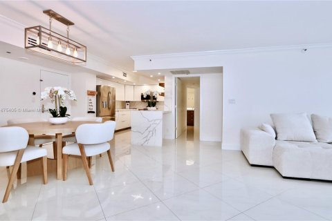 Condominio en venta en Aventura, Florida, 2 dormitorios, 109.9 m2 № 1402604 - foto 6