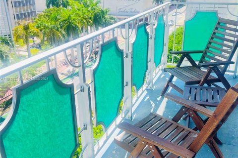 Condo in Miami Beach, Florida, 1 bedroom  № 1408344 - photo 28