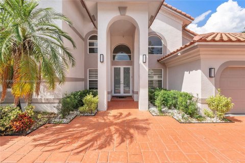 House in Coral Springs, Florida 6 bedrooms, 350.8 sq.m. № 1408347 - photo 2