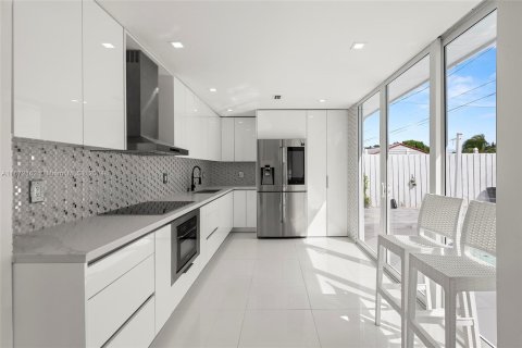 Casa en venta en Hollywood, Florida, 4 dormitorios, 123.56 m2 № 1394811 - foto 21