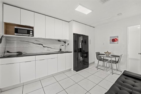 Casa en venta en Hollywood, Florida, 4 dormitorios, 123.56 m2 № 1394811 - foto 12