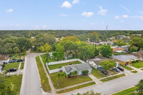 House in New Port Richey, Florida 3 bedrooms, 88.44 sq.m. № 1381038 - photo 3