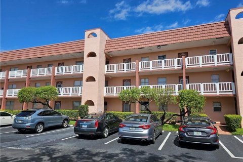 Condo in Sunrise, Florida, 1 bedroom  № 1054813 - photo 2