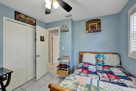 Купить виллу или дом в Норт-Палм-Бич, Флорида 4 спальни, 159.7м2, № 1068414 - фото 18