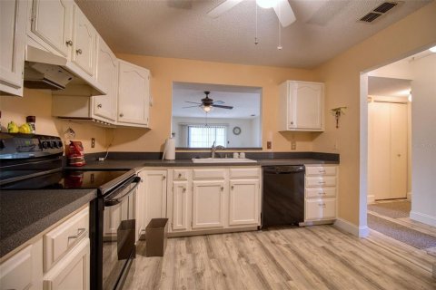 Condominio en venta en New Port Richey, Florida, 2 dormitorios, 101.82 m2 № 1251898 - foto 11