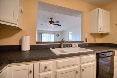 Condominio en venta en New Port Richey, Florida, 2 dormitorios, 101.82 m2 № 1251898 - foto 12