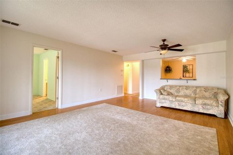 Condominio en venta en New Port Richey, Florida, 2 dormitorios, 101.82 m2 № 1251898 - foto 15