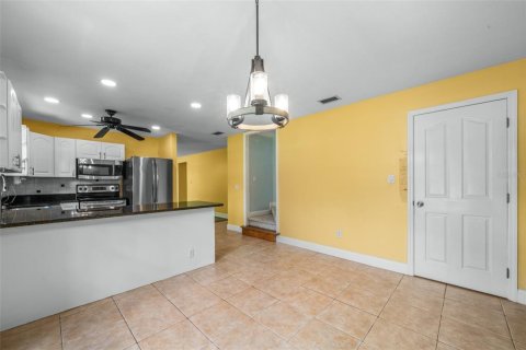 House in Sebring, Florida 4 bedrooms, 276.76 sq.m. № 1341787 - photo 9