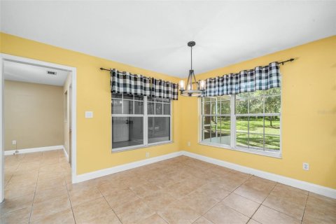 House in Sebring, Florida 4 bedrooms, 276.76 sq.m. № 1341787 - photo 8