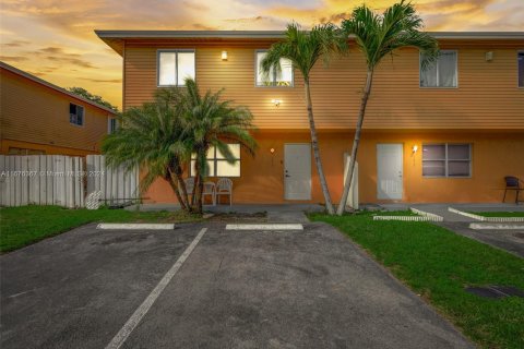 Condominio en venta en Homestead, Florida, 3 dormitorios, 108.42 m2 № 1402542 - foto 1