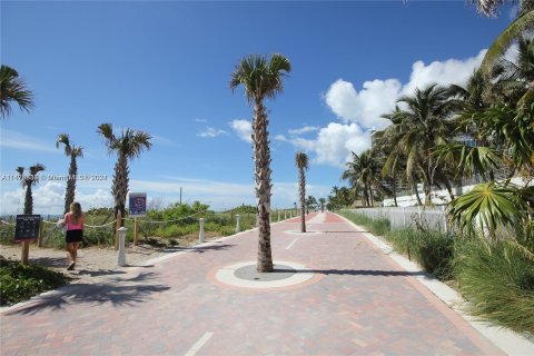 Copropriété à vendre à Miami Beach, Floride: 2 chambres, 95.69 m2 № 1402540 - photo 28