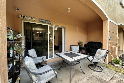 Touwnhouse à vendre à Margate, Floride: 3 chambres, 125.98 m2 № 1019286 - photo 19