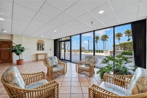 Copropriété à vendre à Miami Beach, Floride: 2 chambres, 126.35 m2 № 1272134 - photo 28