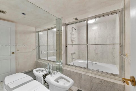 Copropriété à vendre à Miami Beach, Floride: 2 chambres, 126.35 m2 № 1272134 - photo 19