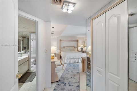 Copropriété à vendre à Miami Beach, Floride: 2 chambres, 126.35 m2 № 1272134 - photo 15