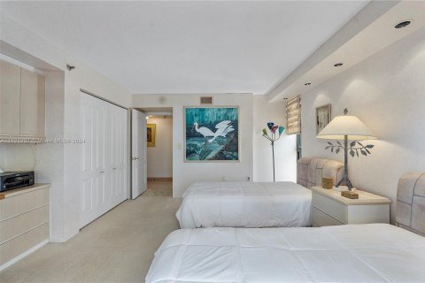 Condo in Miami Beach, Florida, 2 bedrooms  № 1272134 - photo 22