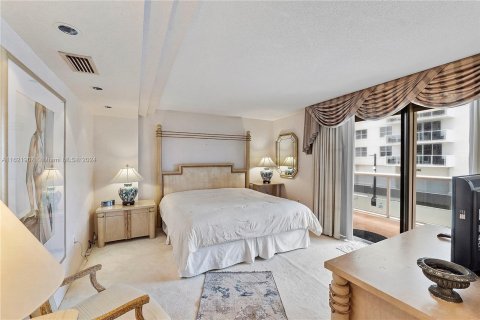 Copropriété à vendre à Miami Beach, Floride: 2 chambres, 126.35 m2 № 1272134 - photo 16