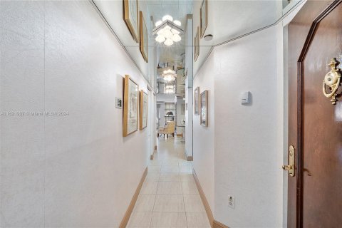 Condominio en venta en Miami Beach, Florida, 2 dormitorios, 126.35 m2 № 1272134 - foto 4