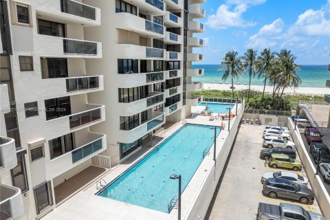 Copropriété à vendre à Miami Beach, Floride: 2 chambres, 126.35 m2 № 1272134 - photo 29