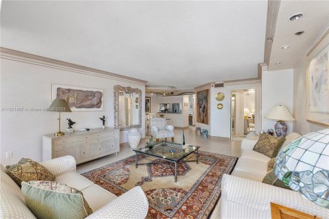 Copropriété à vendre à Miami Beach, Floride: 2 chambres, 126.35 m2 № 1272134 - photo 13