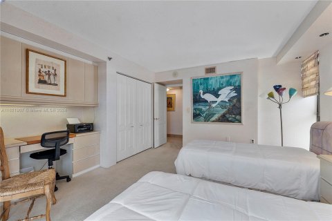 Condo in Miami Beach, Florida, 2 bedrooms  № 1272134 - photo 23