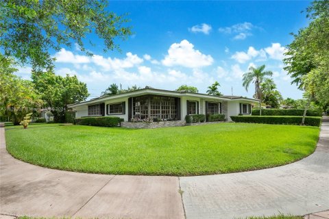 Villa ou maison à vendre à Coral Gables, Floride: 3 chambres, 220.09 m2 № 1272131 - photo 1