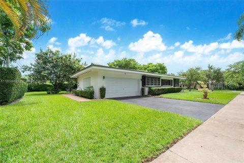 Villa ou maison à vendre à Coral Gables, Floride: 3 chambres, 220.09 m2 № 1272131 - photo 3