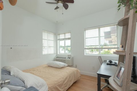 Condo in Miami Beach, Florida, 1 bedroom  № 1410538 - photo 11